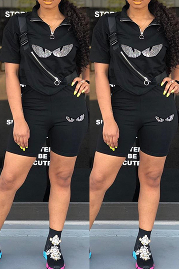 Lovely Leisure Turndown Collar Printed Zipper Design Black Two-piece Shorts Set
Lovely Leisure Turndown Collar Printed Zipper Design Black Two-piece Shorts Set