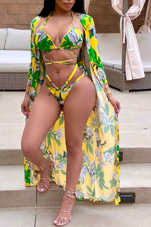lovely Plants Print Yellow Two-piece Swimsuit(With Cover-up
lovely Plants Print Yellow Two-piece Swimsuit(With Cover-up