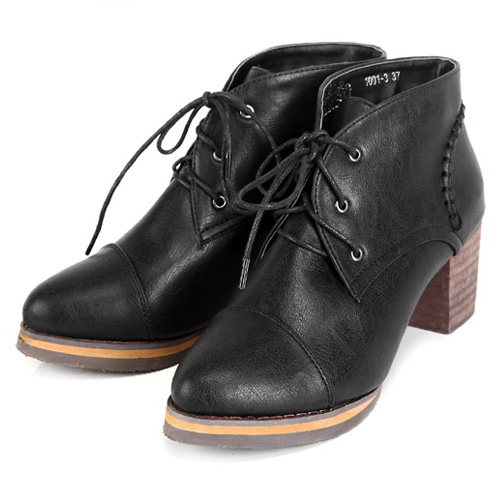 black pointed toe lace up boots