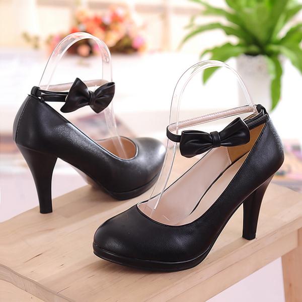 black closed toe heels with strap