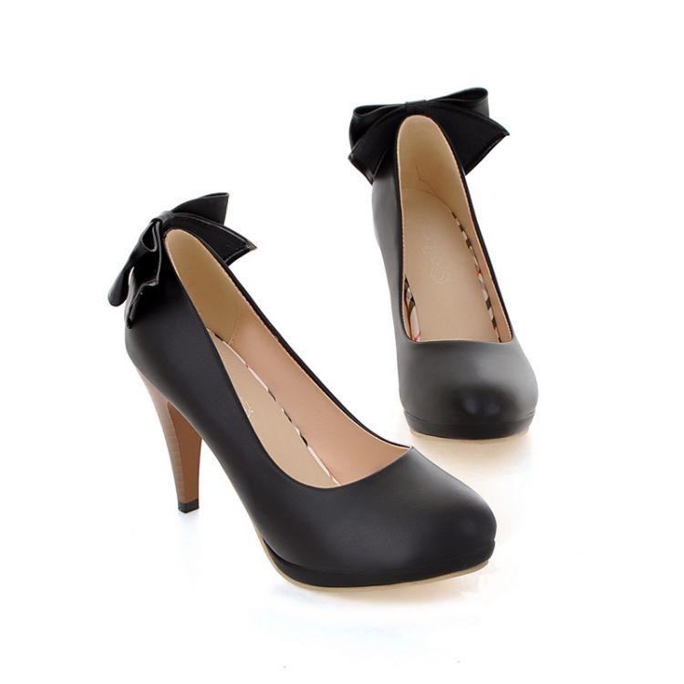 closed high heel shoes