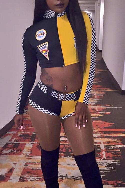 

Lovely Sexy Printed Patchwork Yellow Polyester Two-piece Shorts Set