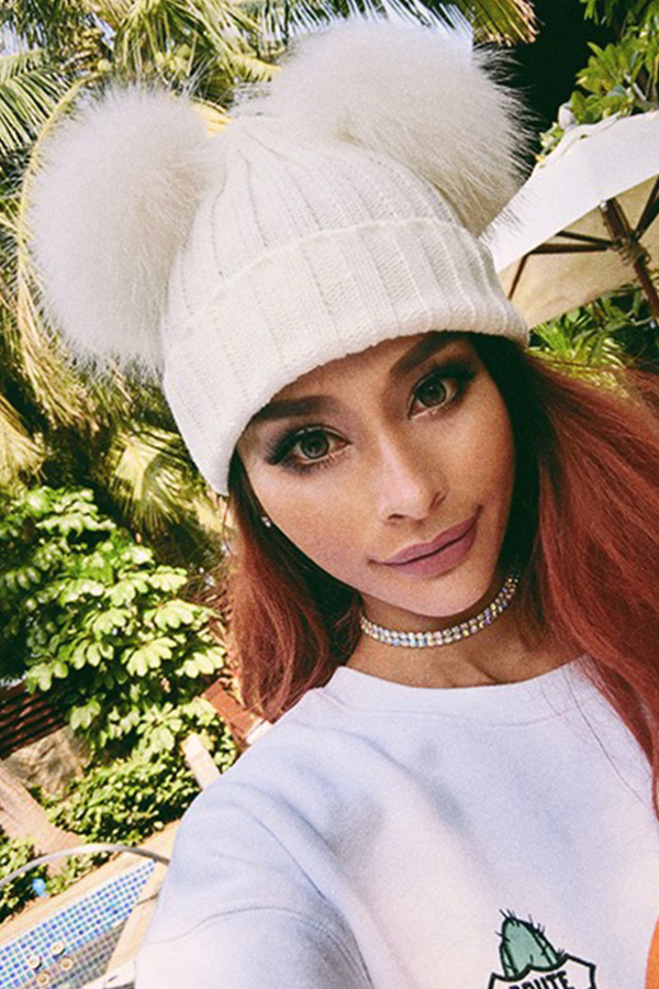 

Lovely Euramerican Winter White Sweater Hats