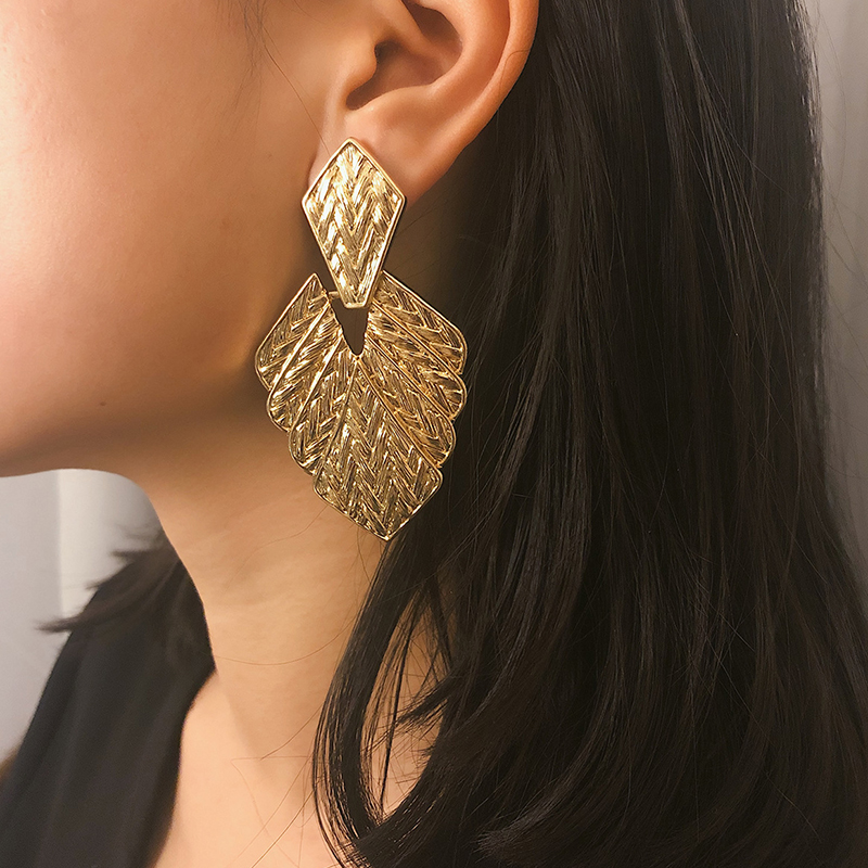 

Lovely Fashion Irregularity Gold Alloy Earring