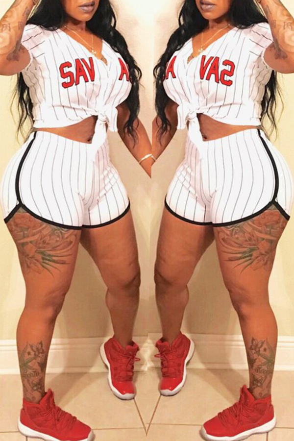 

Lovely Casual Striped White Two-piece Shorts Set
