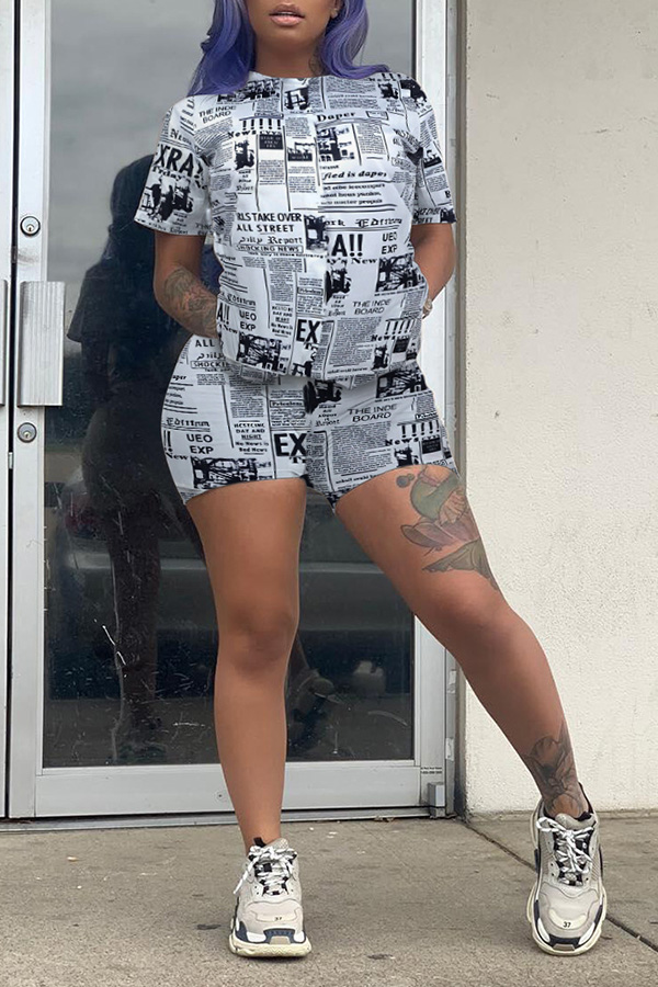 

Lovely Casual O Neck Letter Printed White Two-piece Shorts Set
