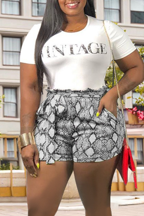 

Lovely Trendy O Neck Letter Printed White Two-piece Shorts Set