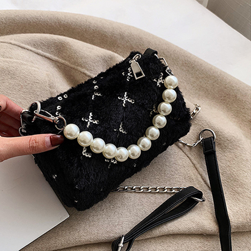 

Lovely Trendy Black Messenger Bag