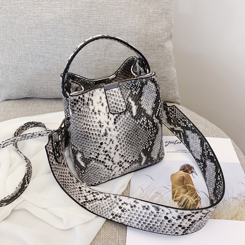 Cheap Messenger Bag&Crossbody Bag Lovely Trendy Snakeskin Printed Mess