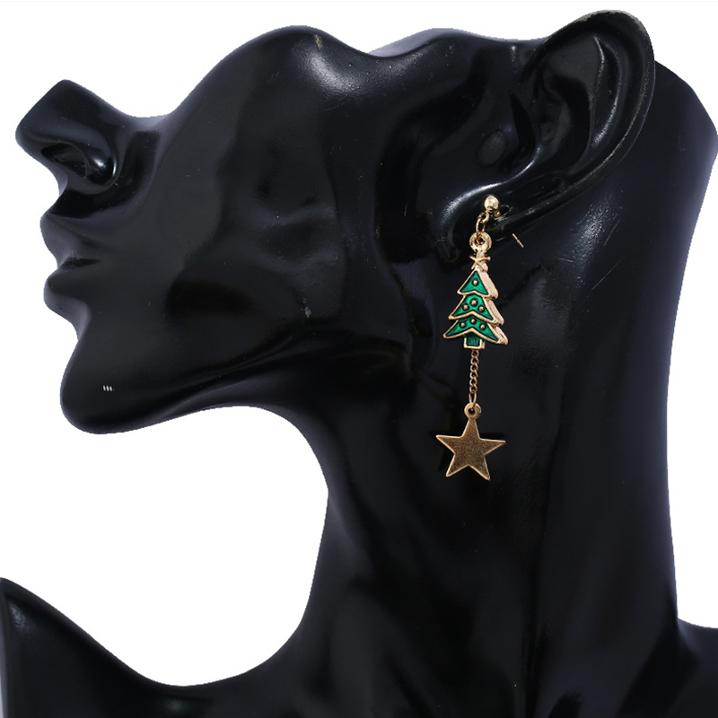 

Lovely Christmas Day Gold Earring
