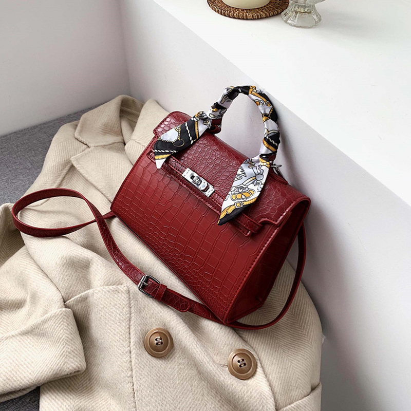 

Lovely Casual Red Messenger Bag