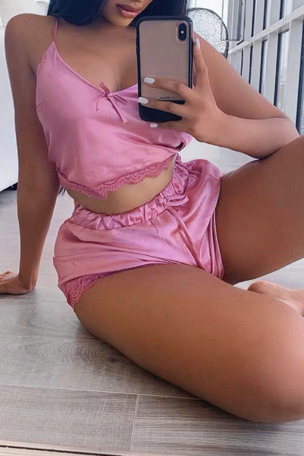 

Lovely Casual Lace Patchwork Pink Two-piece Shorts Set