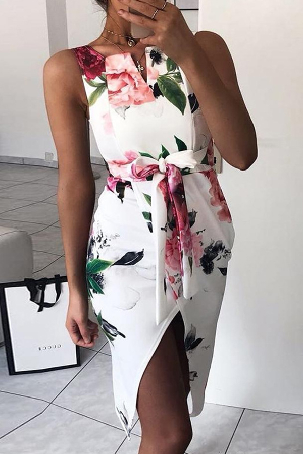 

Lovely Chic Floral Print White Knee Length Dress