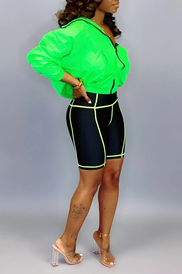 

Lovely Casual Turndown Collar Zipper Design Green Two-piece Shorts Set