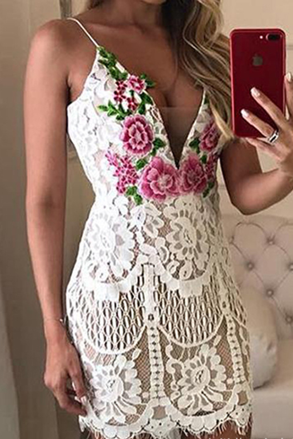 

Lovely Sweet Embroidery White Mini Dress