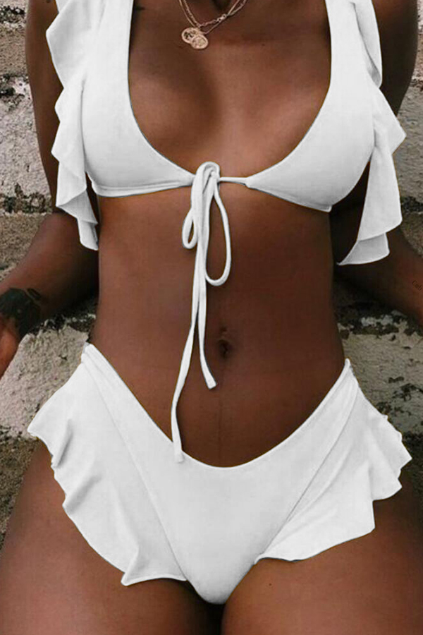

Lovely Flounce White Two-piece Swimsuit