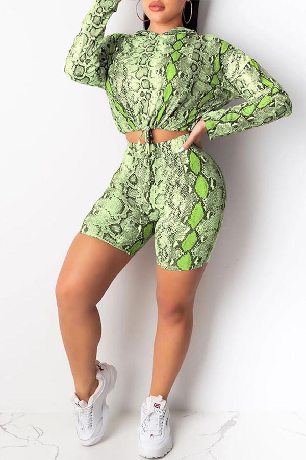 

Lovely Trendy Snakeskin Print Green Two-piece Shorts Set