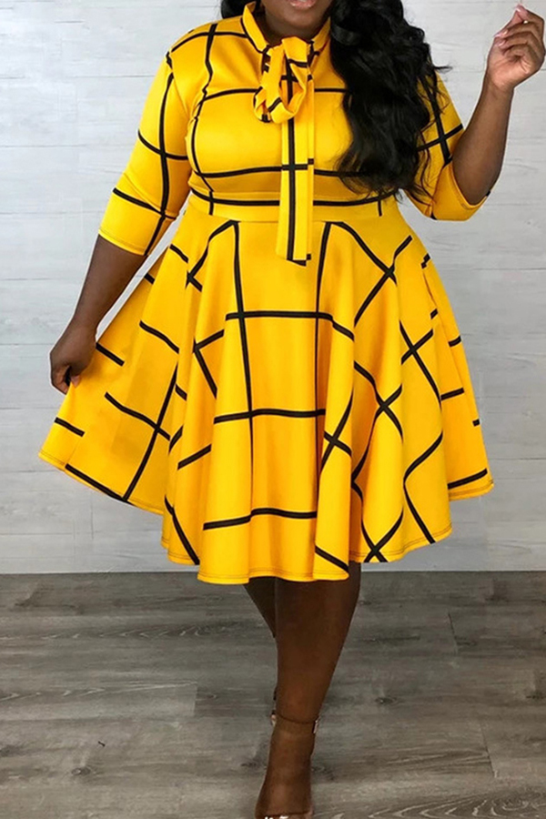 

Lovely Leisure Print Yellow Knee Length Plus Size Dress