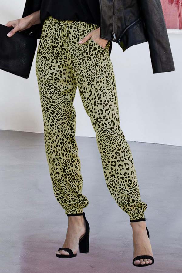 

Lovely Trendy Leopard Print Grass Green Pants