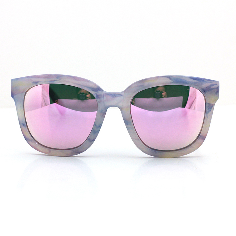 

Lovely Stylish Print Grey Sunglasses