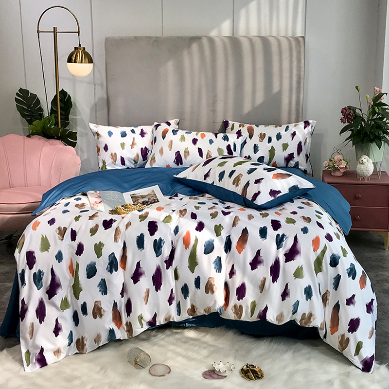 

Lovely Cosy Print Dark Blue Bedding Set