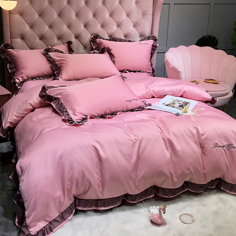 

Lovely Leisure Flounce Design Pink Bedding Set