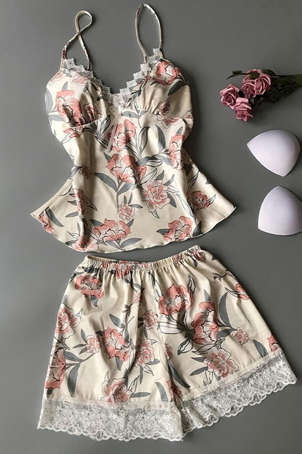 

Lovely Sweet Print Beige Sleepwear