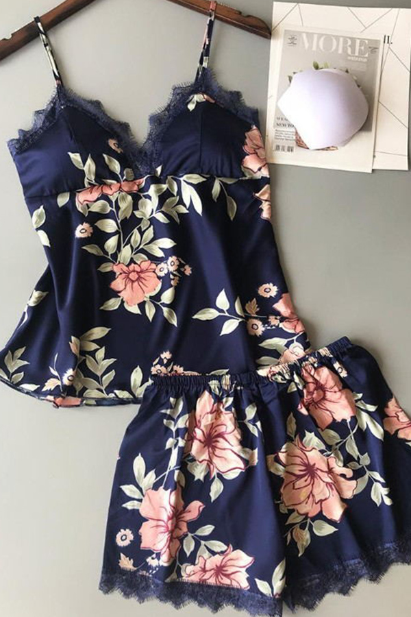 

Lovely Trendy Print Blue Sleepwear