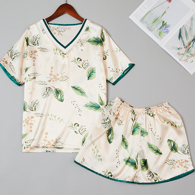 

Lovely Leisure Plants Print White Sleepwear