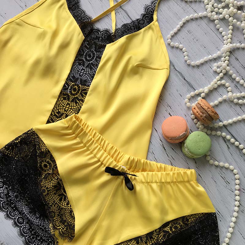 

Lovely Sexy Lace Patchwork Yellow Sleepwear