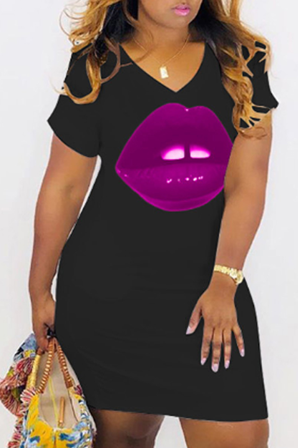 

Lovely Leisure V Neck Lip Print Black Knee Length T-shirt Dress