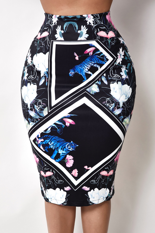 

Lovely Trendy Print Black Skirt