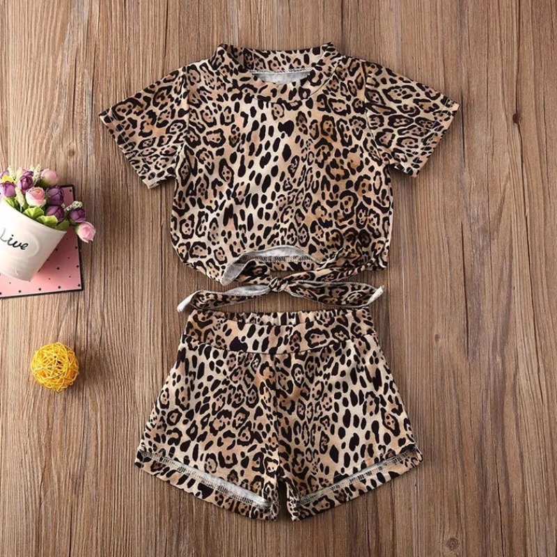 

Lovely Sweet Leopard Print Girl Two-piece Shorts Set