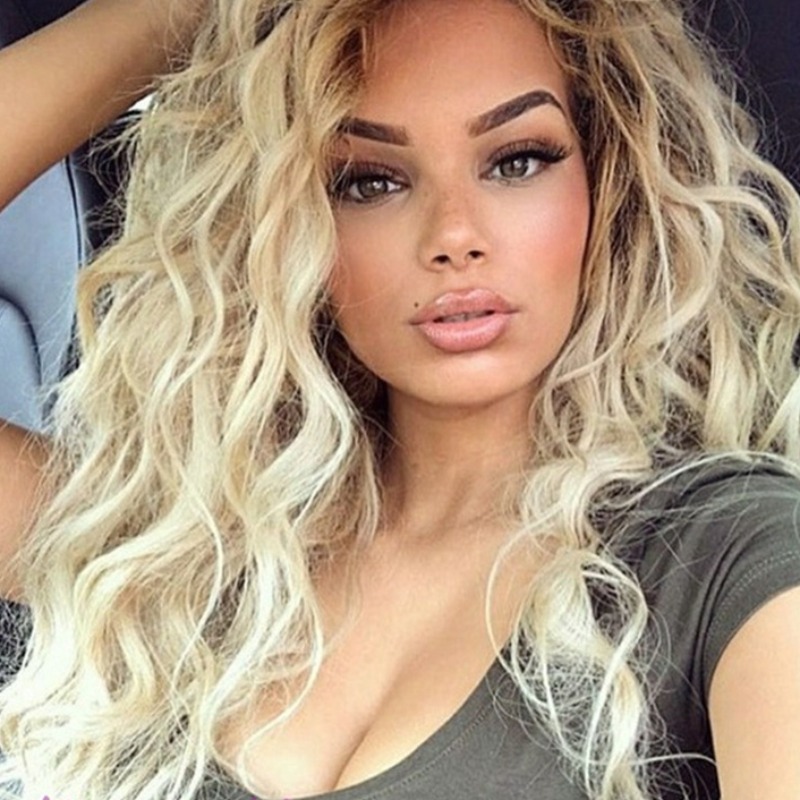 

Lovely Trendy Long Wavy Gold Wigs