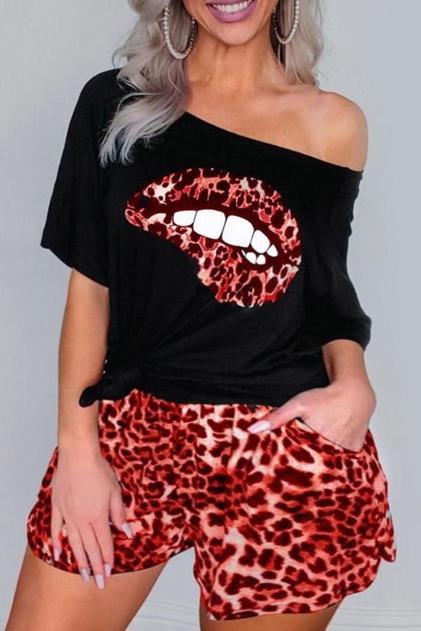 

lovely Casual Leopard Print Plus Size Two-piece Shorts Set