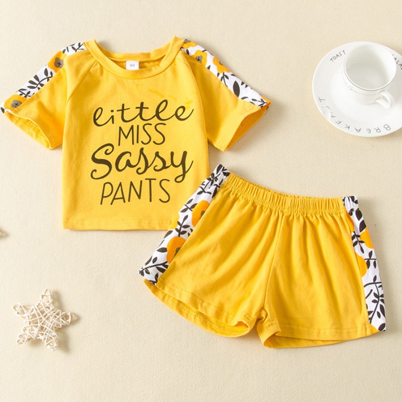 

lovely Casual Patchwork Yellow Girl Two-piece Shorts Set