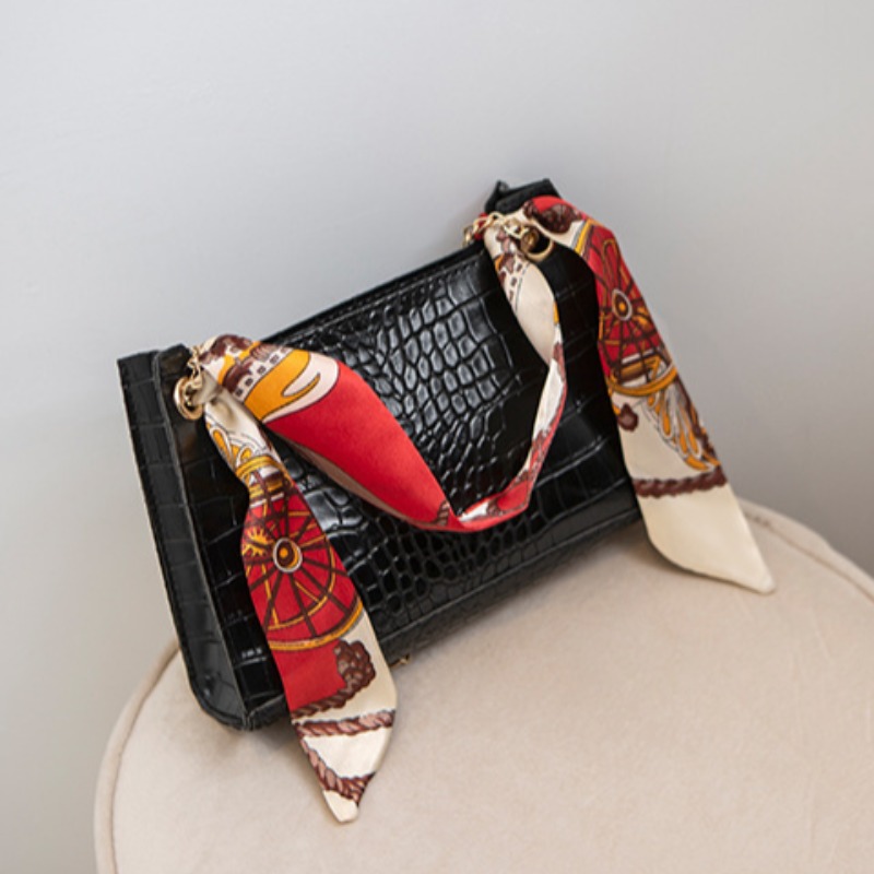 

lovely Stylish Chain Strap Black Messenger Bag