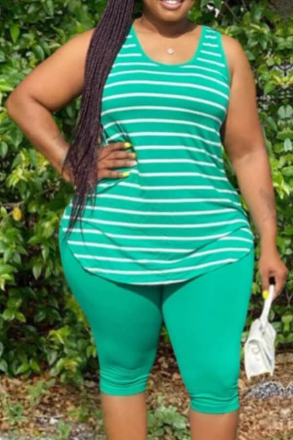 

Lovely Street O Neck Striped Green Plus Size Two-piece Shorts Set