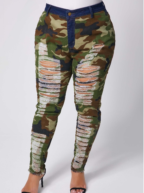 

lovely Casual Broken Holes Camo Print Plus Size Jeans