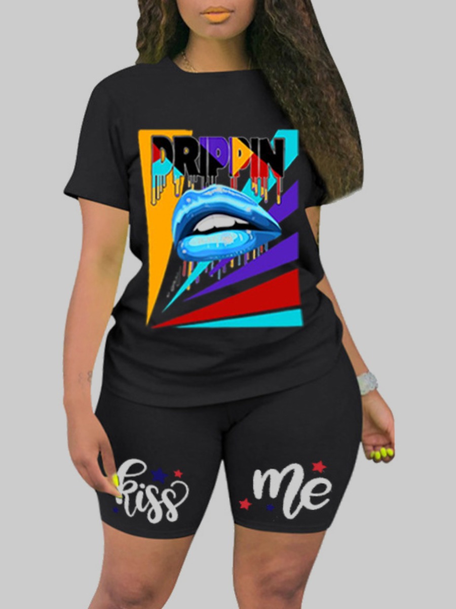 

Lovely Street O Neck Lip Print Black Plus Size Two-piece Shorts Set