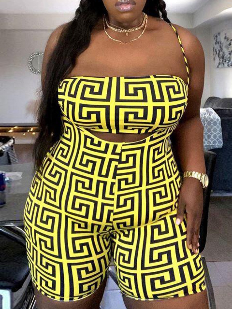 

lovely Stylish Spaghetti Strap Print Yellow Plus Size Two-piece Shorts Set