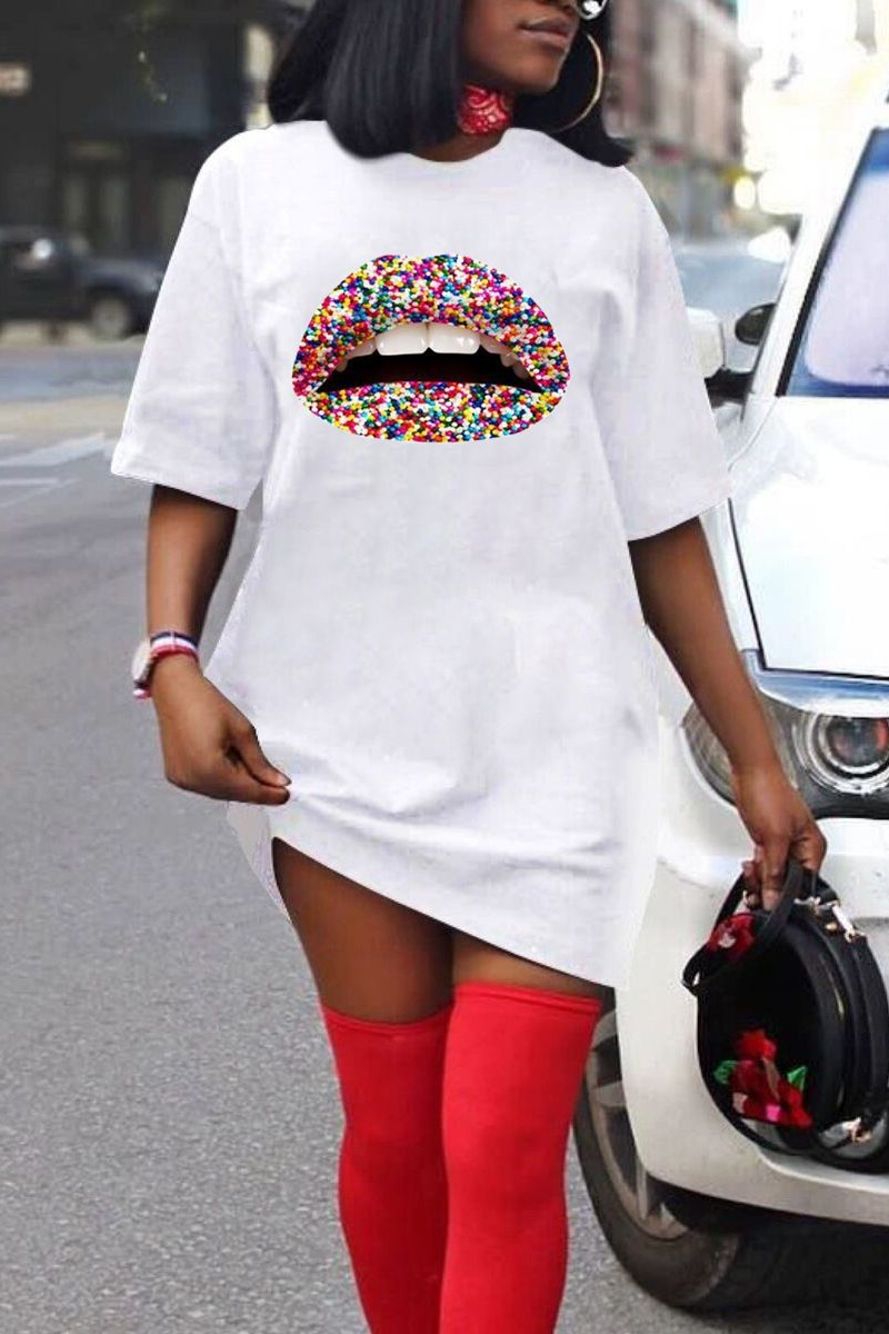 

Lovely Casual O Neck Lip Print White Mini Plus Size Dress