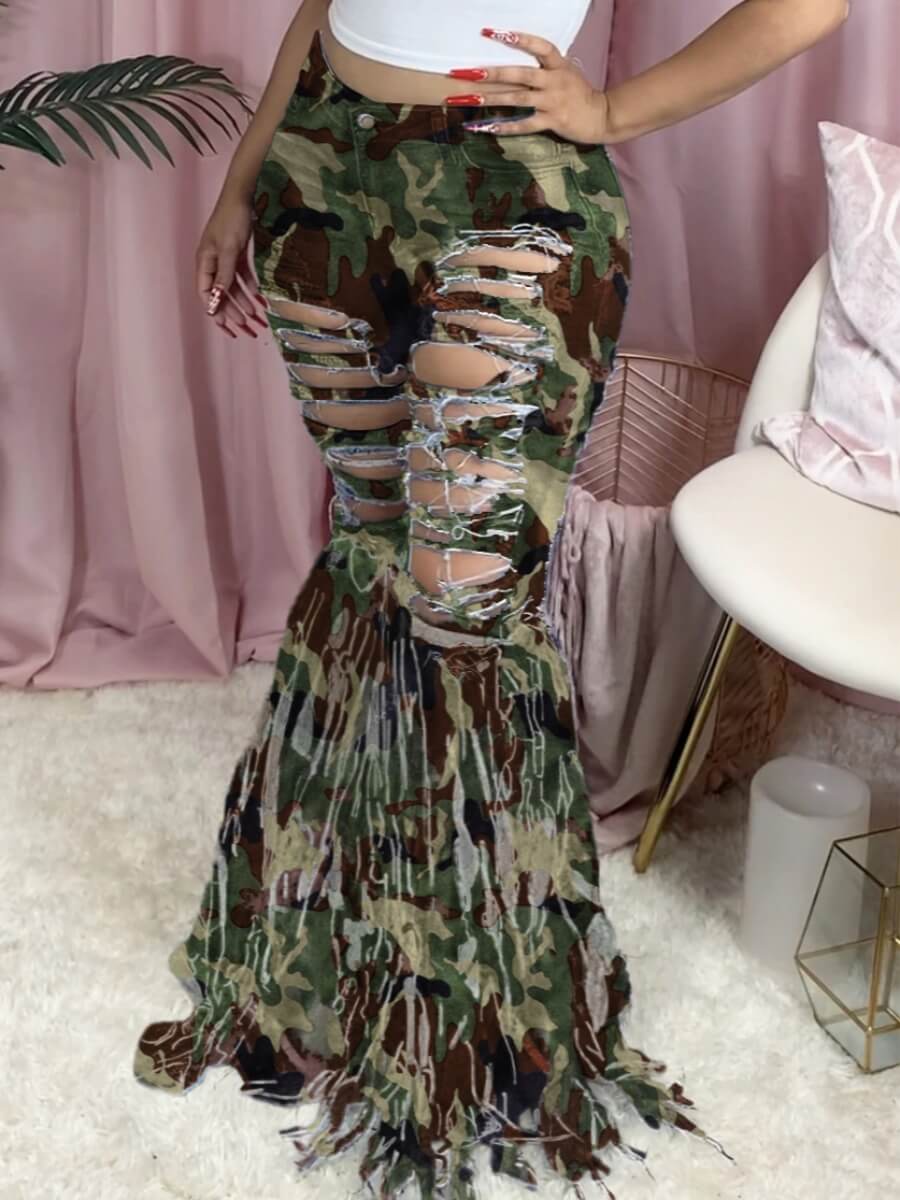 

Lovely Street Broken Holes Tassel Design Camo Print Jeans