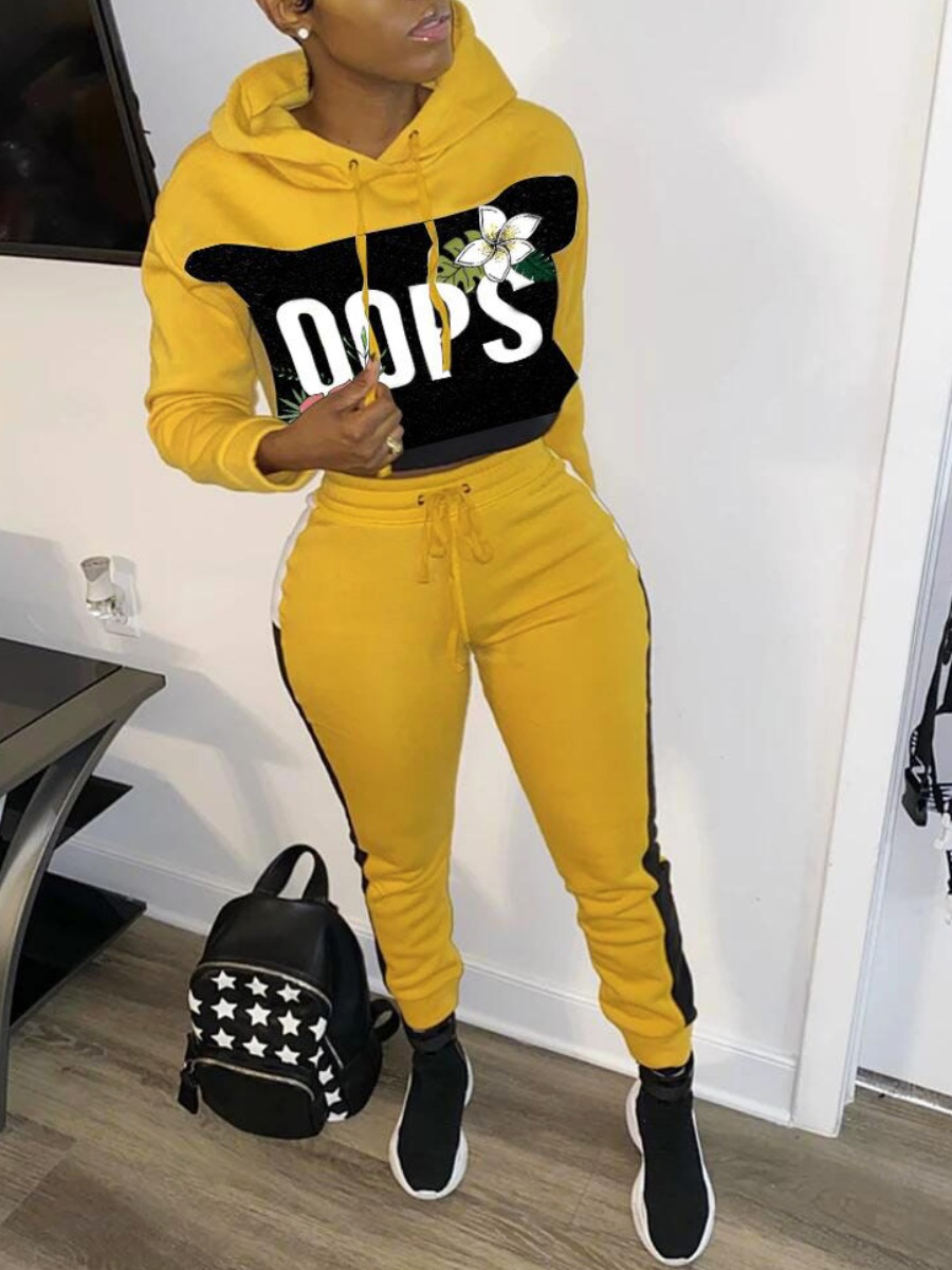 

lovely Sportswear Hooded Collar Print Patchwork Yellow Two Piece Pants Set