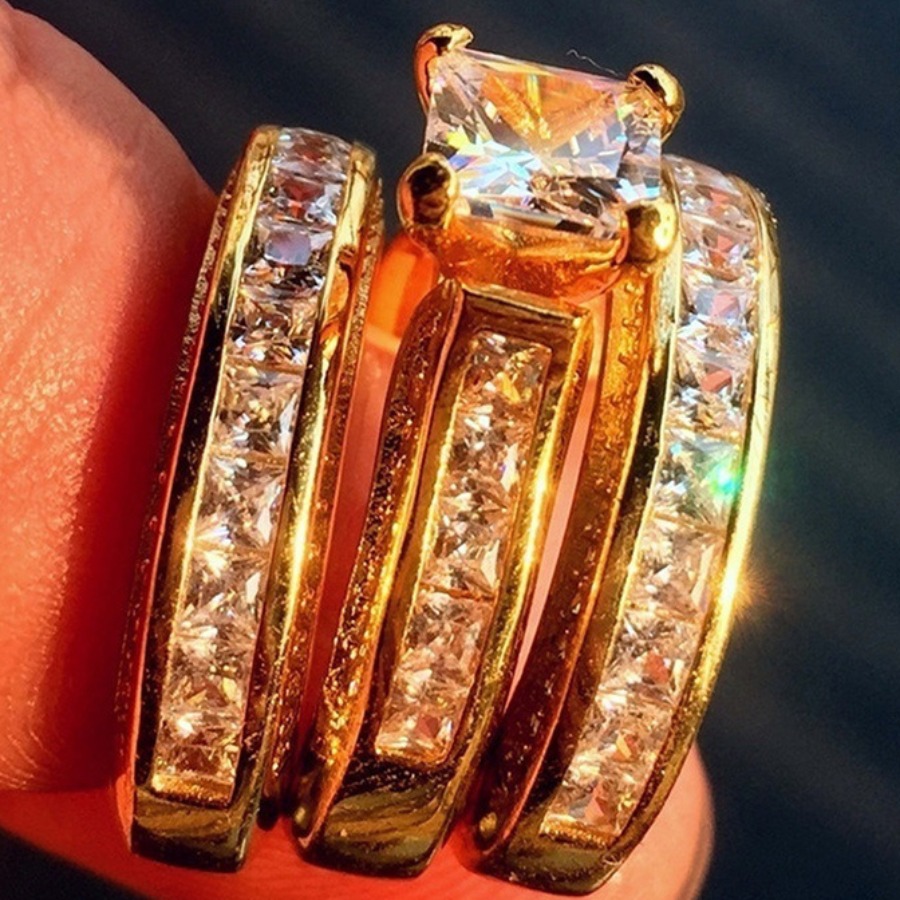 

lovely Trendy Rhinestone Decorative Gold Ring