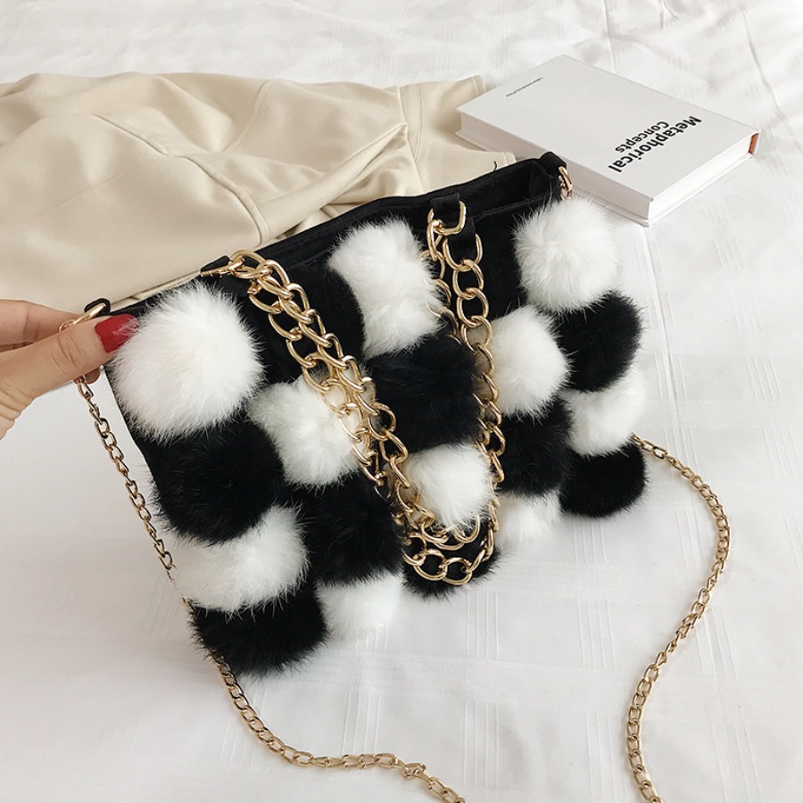 

lovely Trendy Chain Strap White Messenger Bag