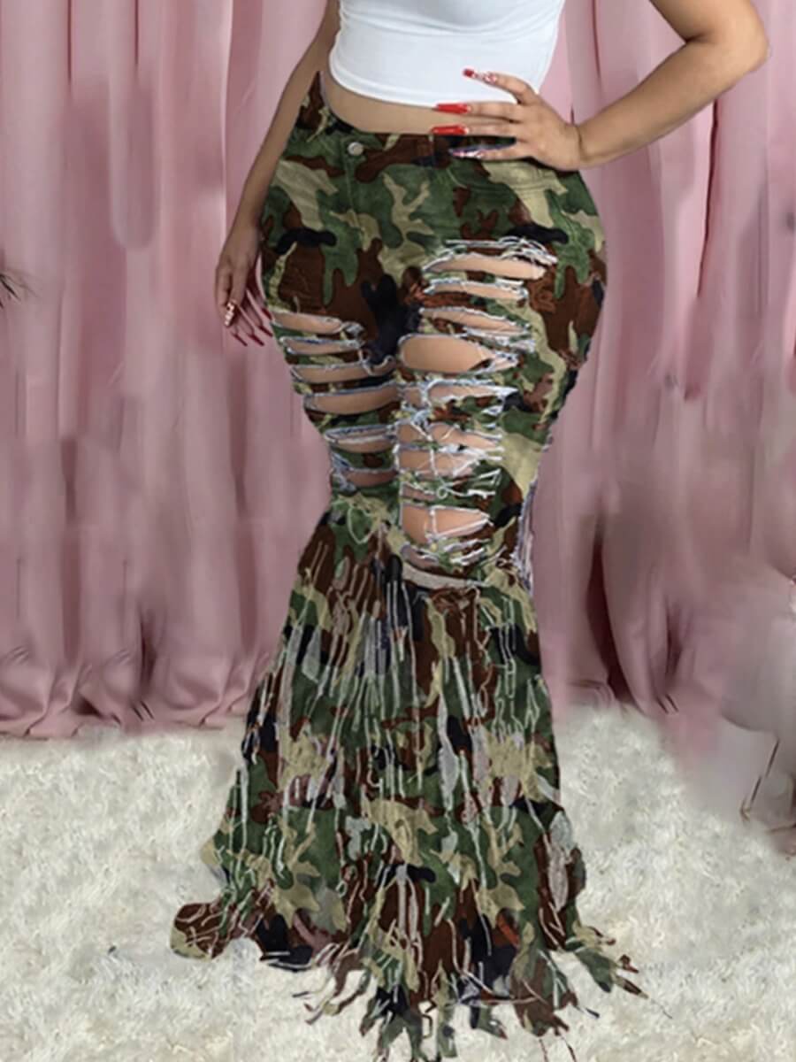 

Lovely Trendy Broken Holes Tassel Design Camo Print Plus Size Jeans