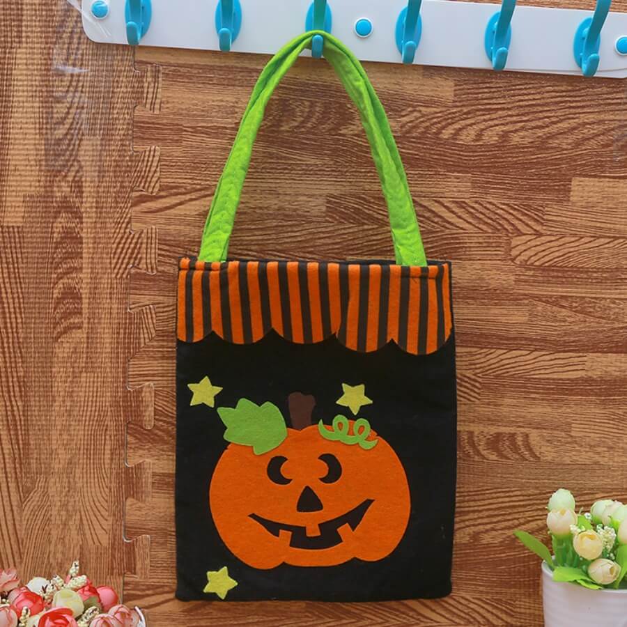 

Lovely Chic Skull Print Patchwork Croci Gift Bag
