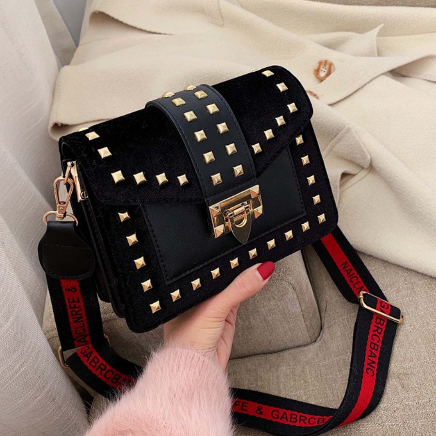 

lovely Stylish Rivet Decorative Black Crossbody Bag