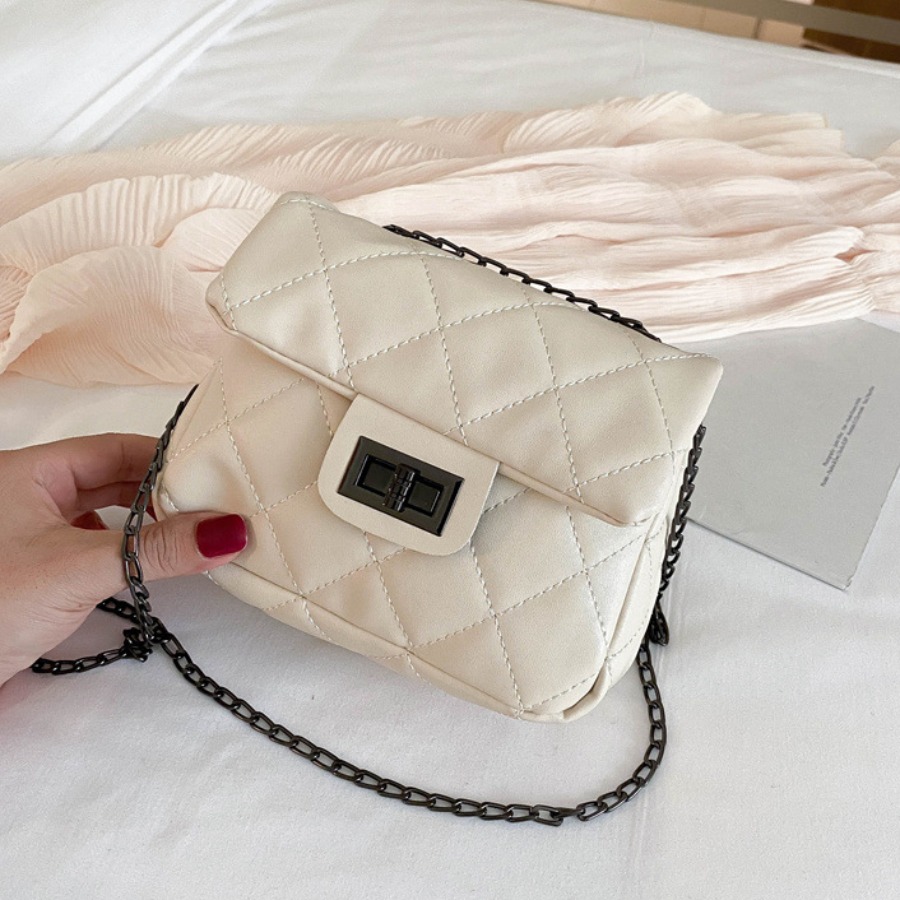 

Lovely Chic Chain Strap White Crossbody Bag